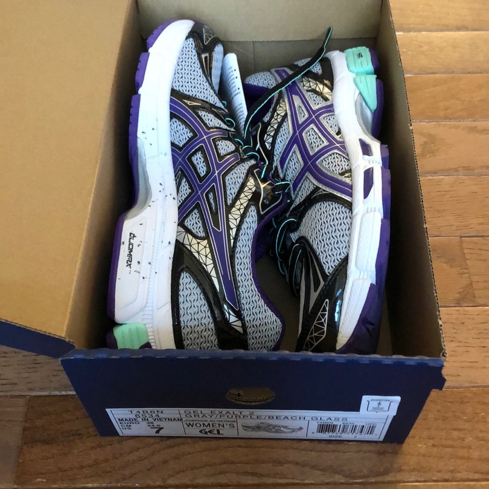BRAND NEW ASICS